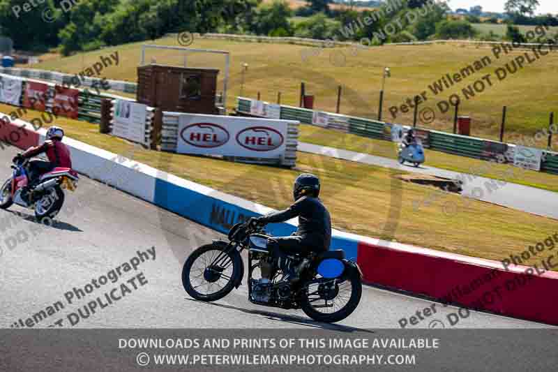 Vintage motorcycle club;eventdigitalimages;mallory park;mallory park trackday photographs;no limits trackdays;peter wileman photography;trackday digital images;trackday photos;vmcc festival 1000 bikes photographs